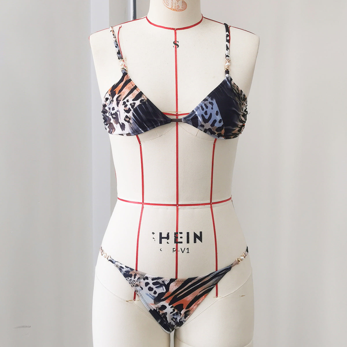 Three Point Low Waist Bikini Sexy Backless Print Split Swimsuit Women Bella Mia