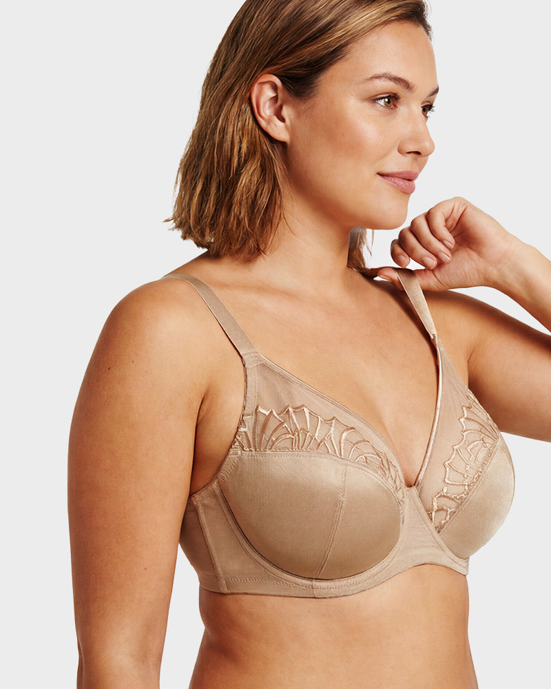 Plus-Size Pearl Shimmer Lace Minimizer Bra