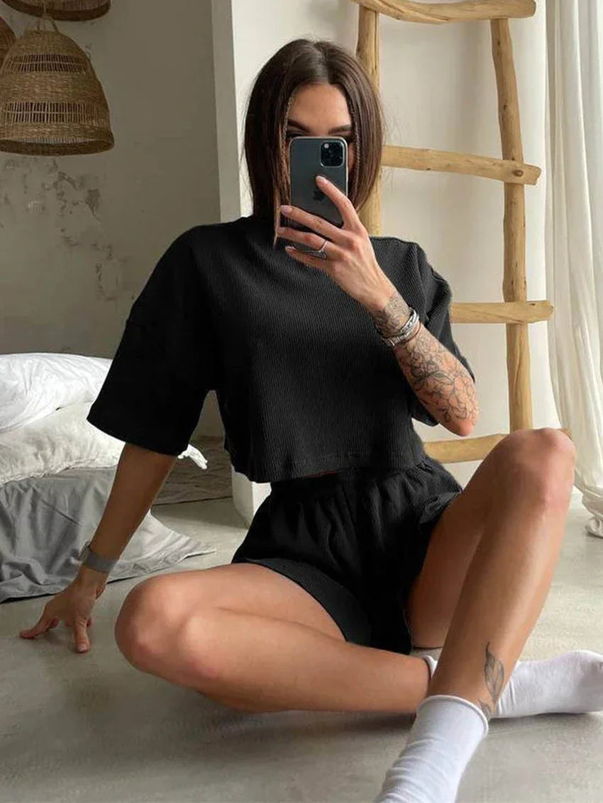 40048102539360|40048102572128|40048102604896