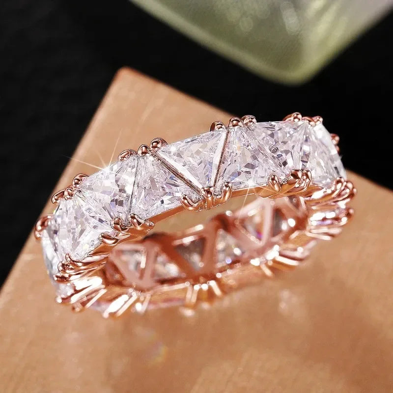 Huitan Triangular CZ Promise Rings for Women Luxury Trendy Wedding Bands Accessories Engagement Party Hot Fashion Female Jewelry