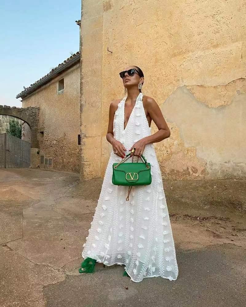 Fashionable neck, floral, floor sweeping cake dress