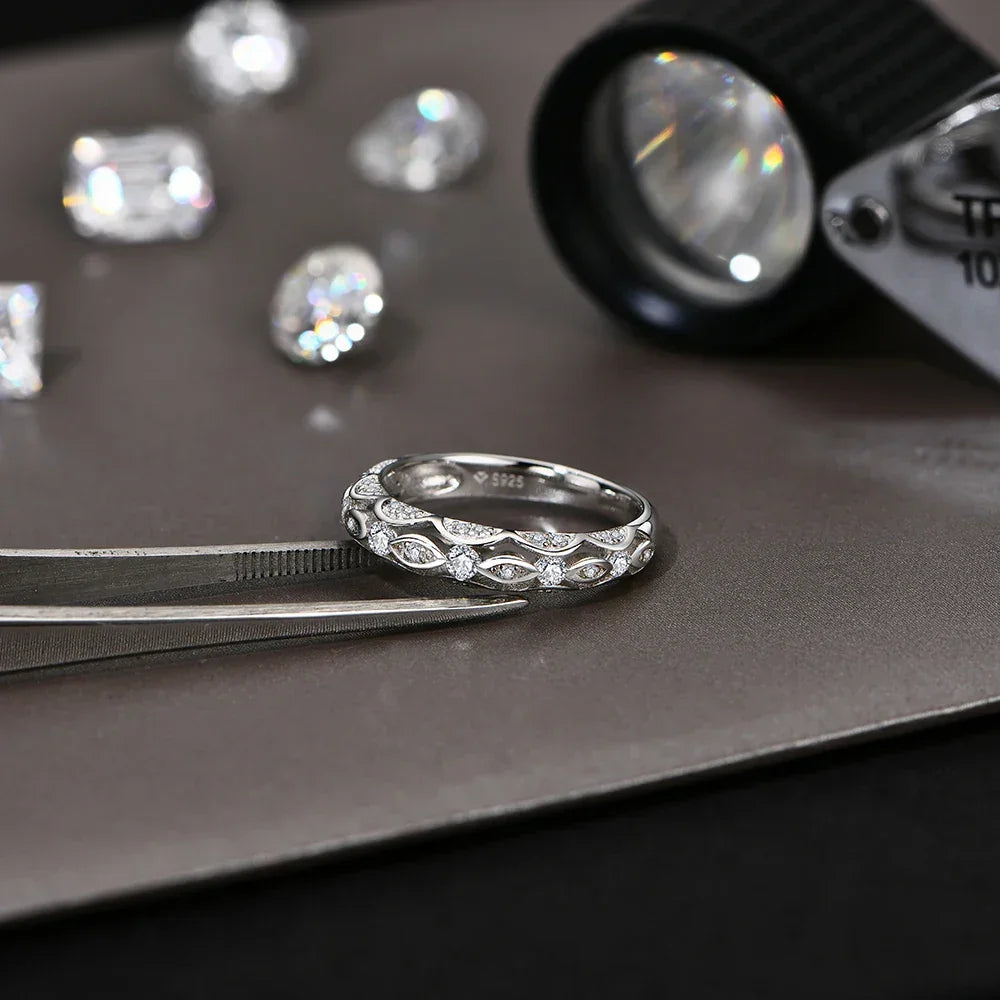 CHARMING Vintage Moissanite Diamond Ring for Women D VVS1 Color Hollow Band 925 Sterling Silver Stackable Wedding Jewelry Gifts
