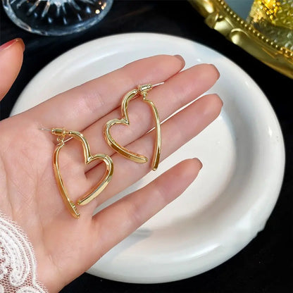 2023 New Fashion Trend Unique Design Elegant Exquisite Light Luxury Love Earrings For Women Jewelry Wedding Party Premium Gift