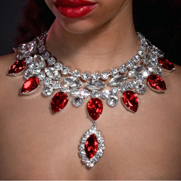 Rhinestone Water Drop Pendant Necklace & Earring Set