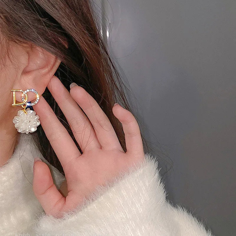 Luxury Zircon Pearl Drop Earrings For Women Girl 2022 Elegant Personality Shiny D Letter Earring Fashion Jewelry Wholesale LUXLIFE BRANDS