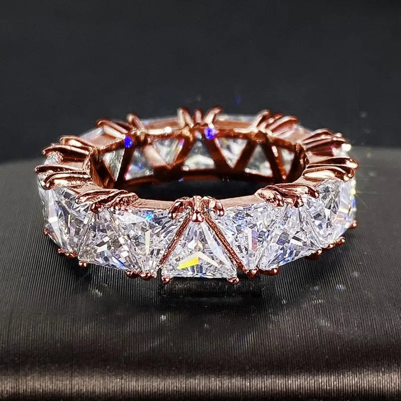 Huitan Triangular CZ Promise Rings for Women Luxury Trendy Wedding Bands Accessories Engagement Party Hot Fashion Female Jewelry