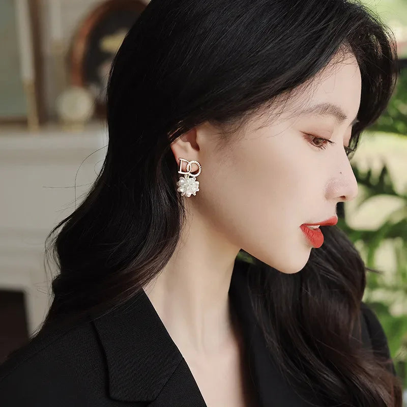 Luxury Zircon Pearl Drop Earrings For Women Girl 2022 Elegant Personality Shiny D Letter Earring Fashion Jewelry Wholesale LUXLIFE BRANDS