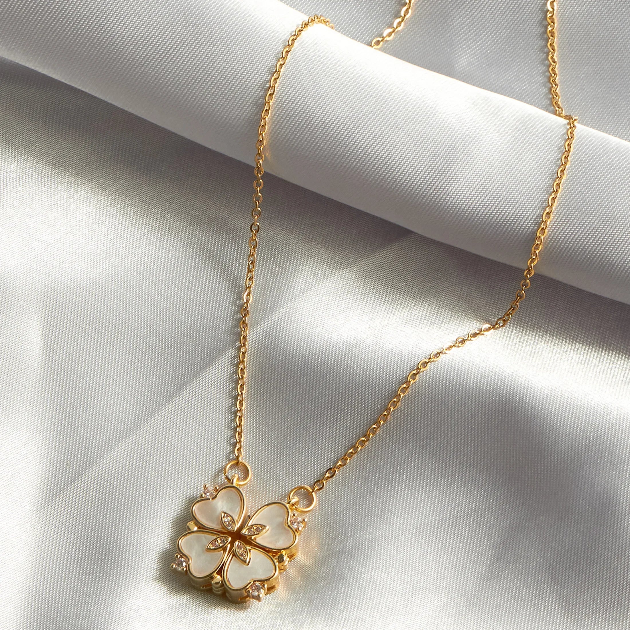 One Four-leaf clover lady small crowd necklace pendant titanium steel necklace lady jewelry LUXLIFE BRANDS