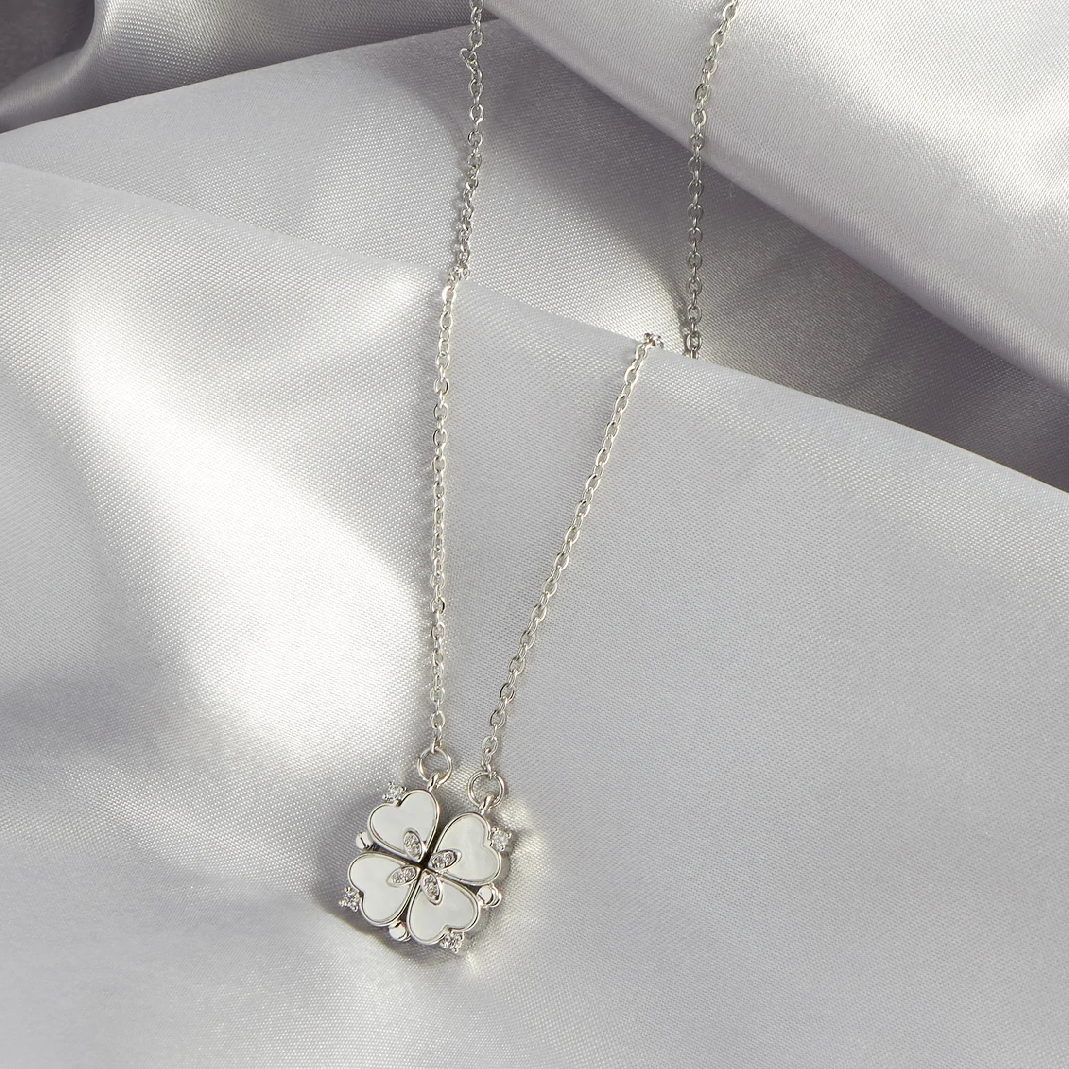 One Four-leaf clover lady small crowd necklace pendant titanium steel necklace lady jewelry LUXLIFE BRANDS