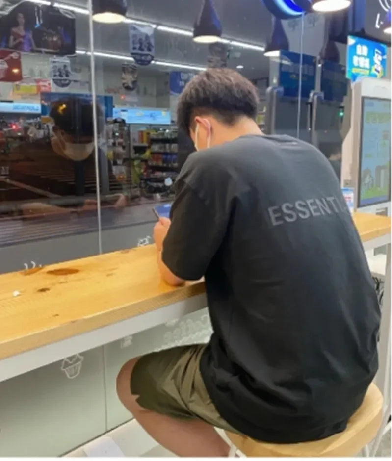 Essential t shirt for men's ropa pressed glue letters loose round neck High street fashion men and women short sleeves T-shirts LUXLIFE BRANDS