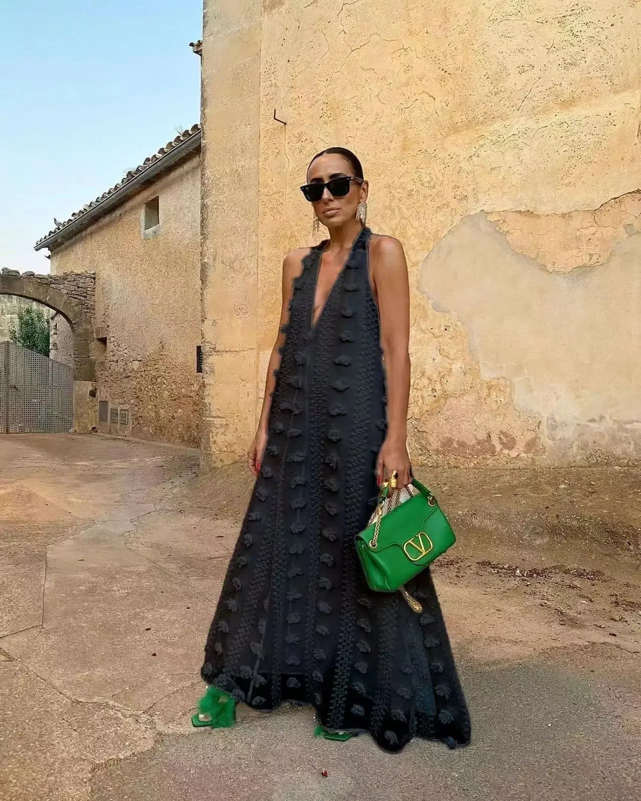 Fashionable neck, floral, floor sweeping cake dress