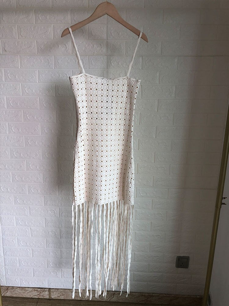 High Quality 2023 Summer Fashion Ladies New Cutout Straight Neck Tassel Trim Crochet Dress Tassel Hem
