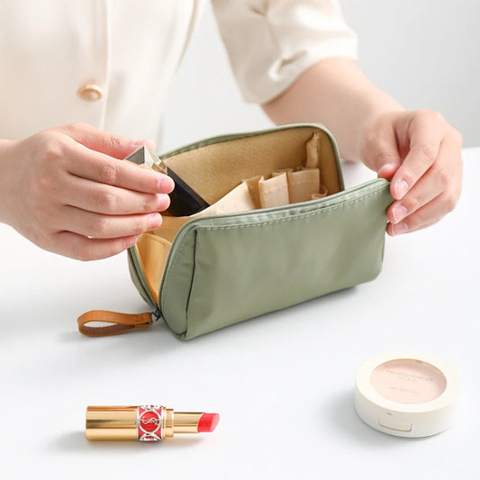 Portable Mini Cosmetic Bag for Women, Small and Exquisite, Travel Carry-on, Lipstick Makeup Bag, Small Cosmetics Storage Tool