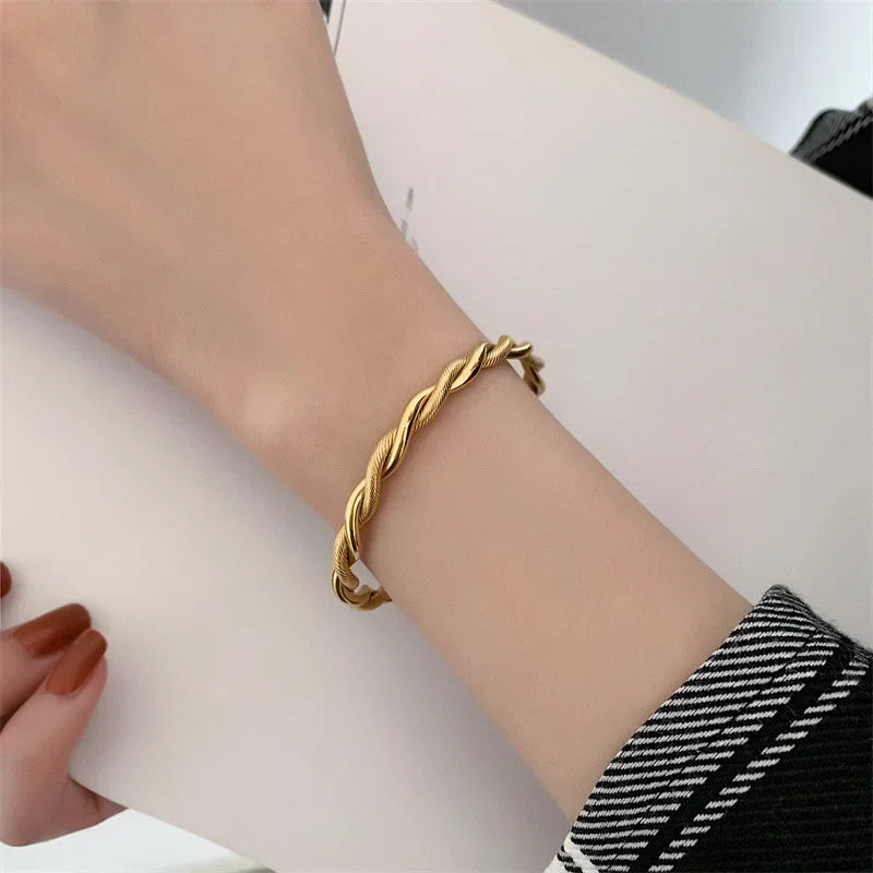 Lux SS Twist Bracelet LUXLIFE BRANDS