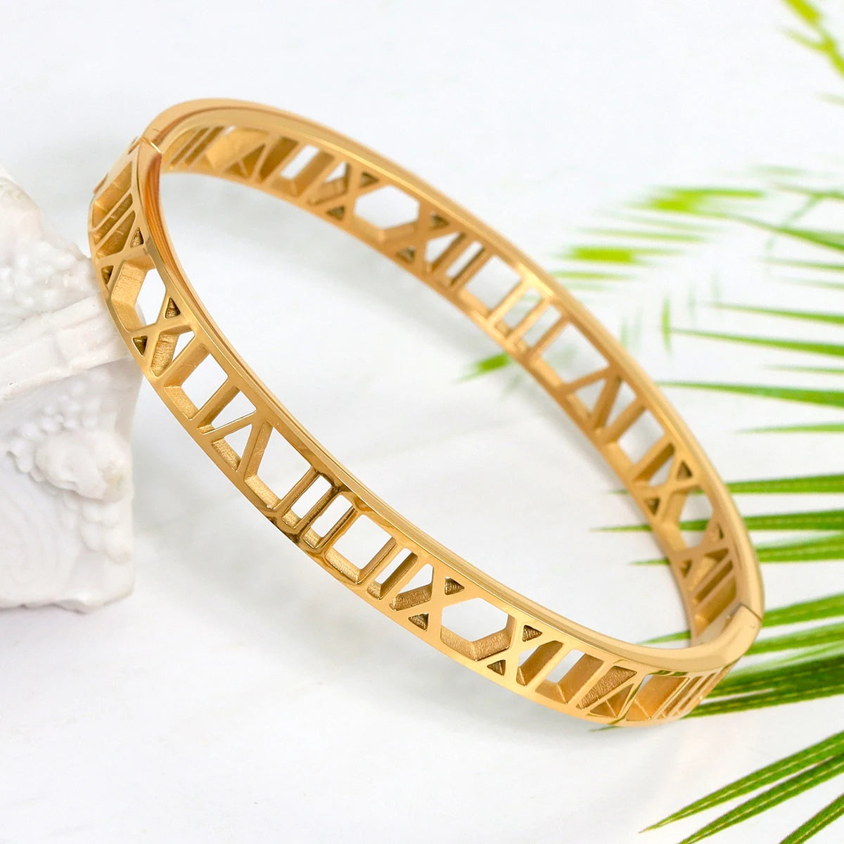 3Pcs/Sets Stainless Steel Hollow Roman Heart Bracelet for Women Leisure Wedding Jewelry Party Holiday Valentine's Day Gift