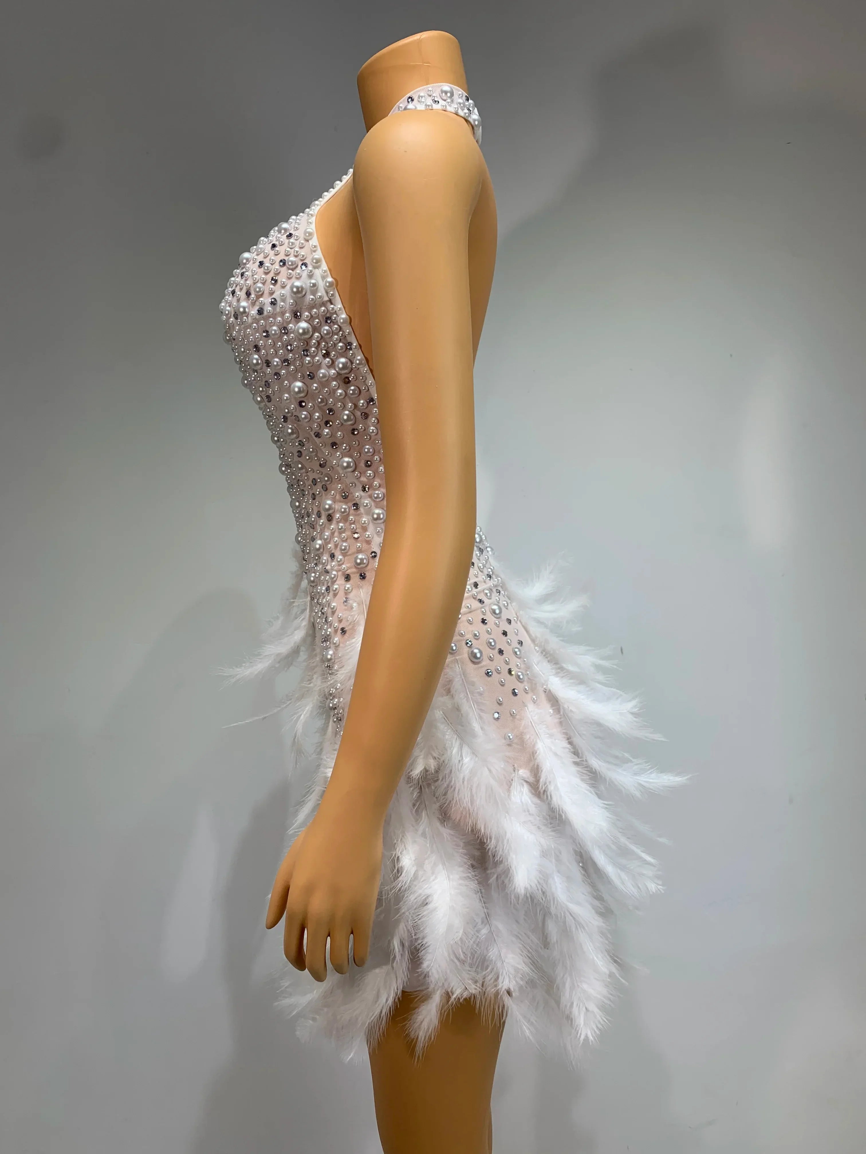 Glitter Feather Pearls Halter Backless Short White Party Dress Women Luxury Celebrate Birthday Outfit Performance Dance Costume