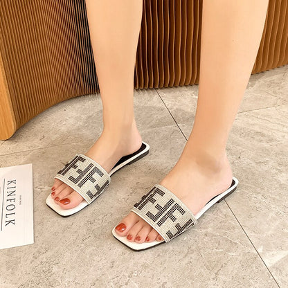 Women Slippers Summer Fashion Design Letter Rhinestone Sandals Antiskid Flat Slippers Woman Sandals Slides Beach Shoes 2023