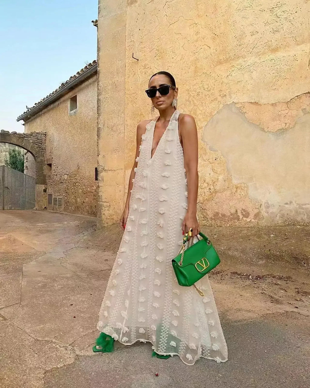 Fashionable neck, floral, floor sweeping cake dress