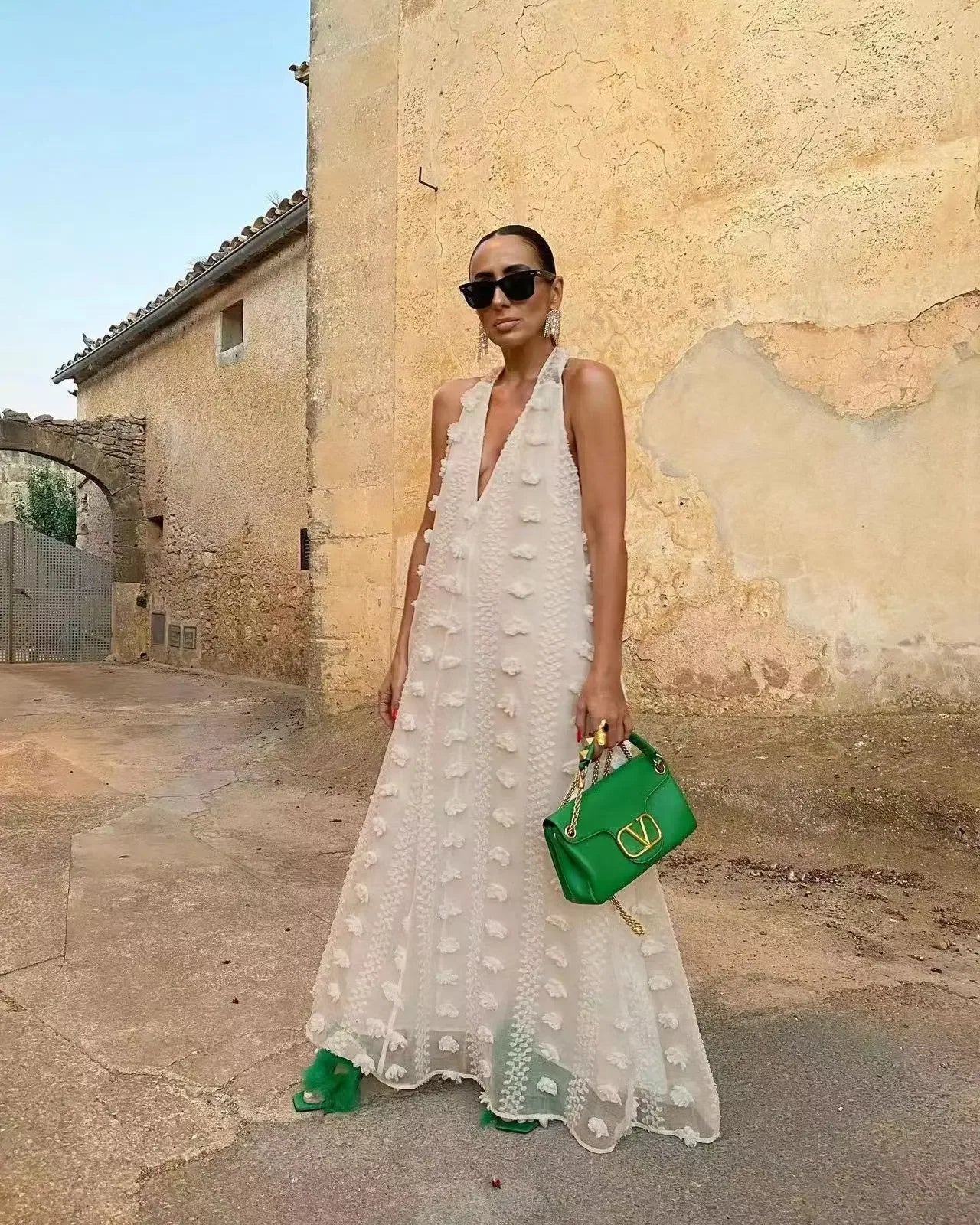 Fashionable neck, floral, floor sweeping cake dress