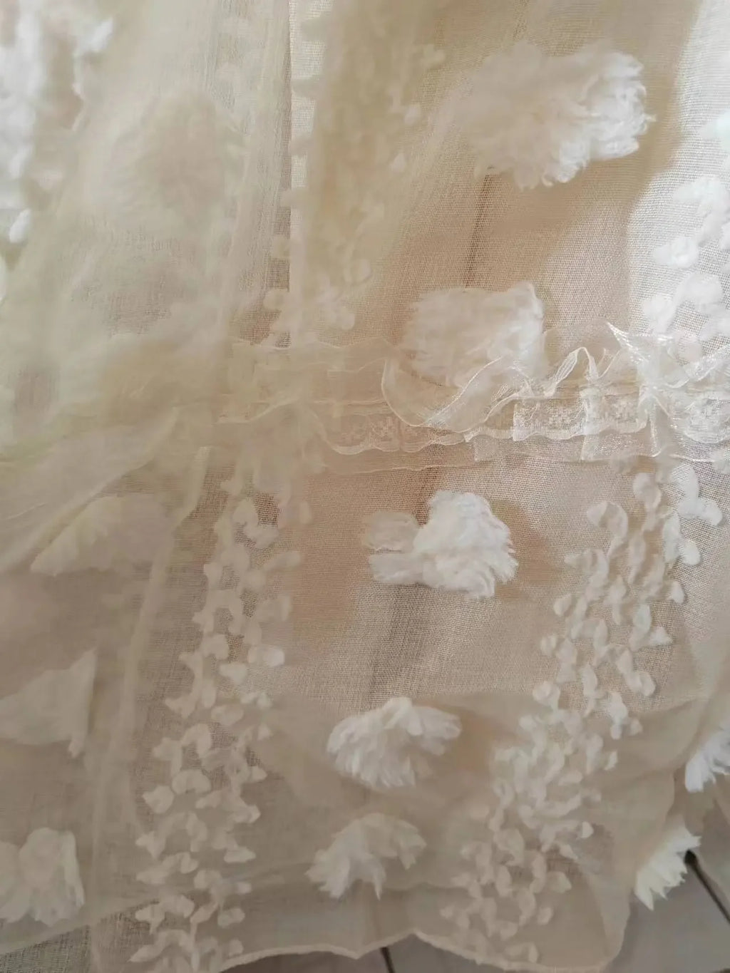 Fashionable neck, floral, floor sweeping cake dress