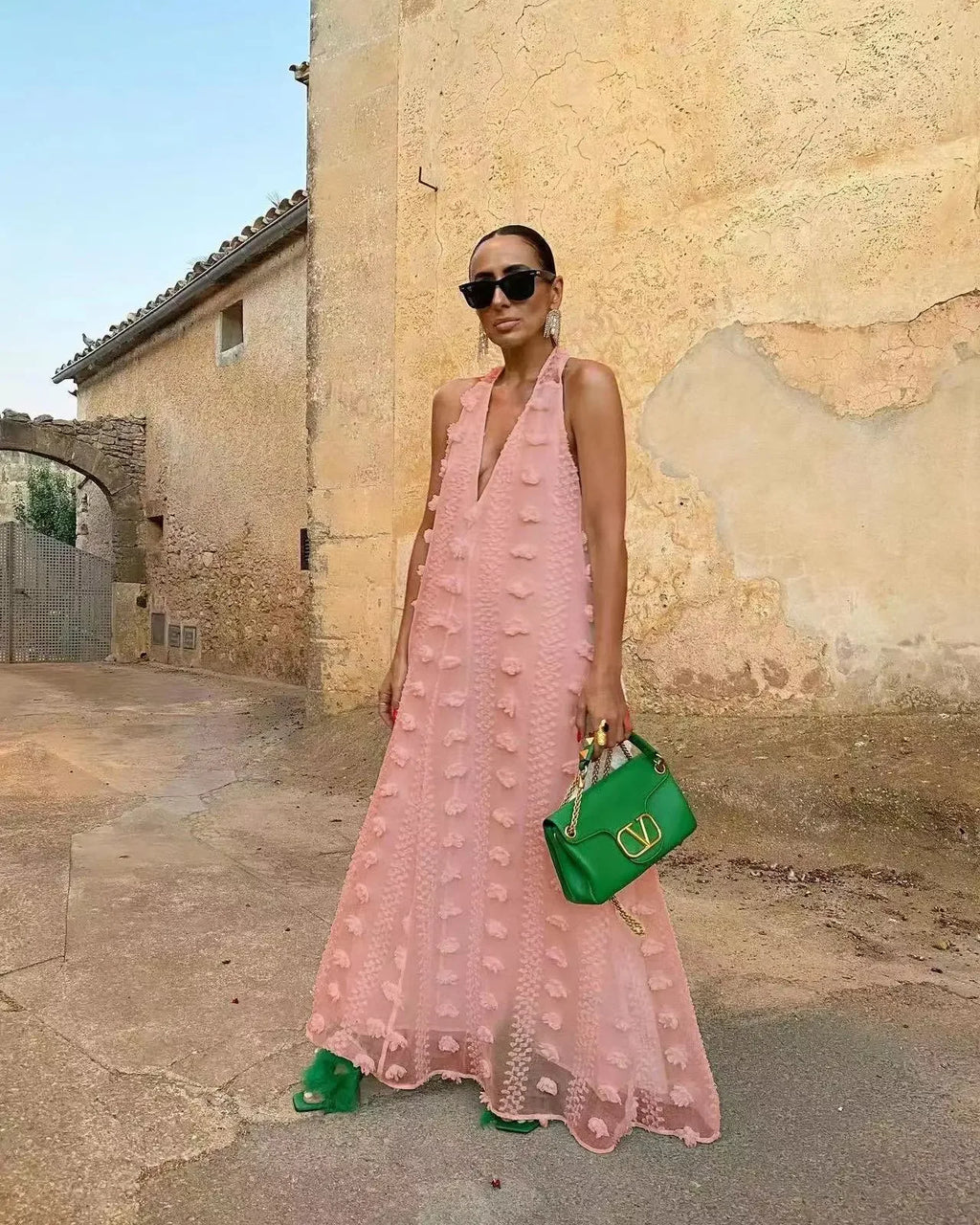 Fashionable neck, floral, floor sweeping cake dress