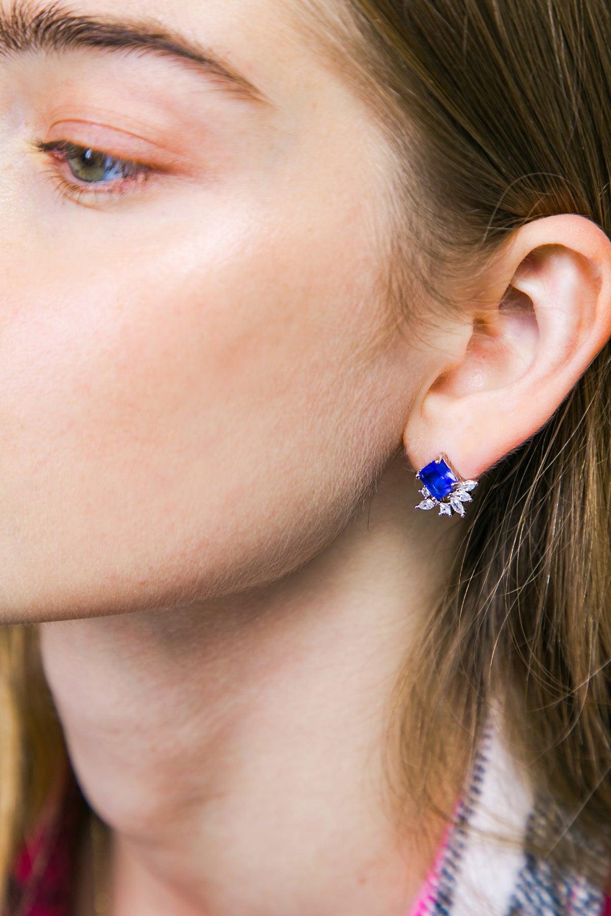 AVON ROYAL BLUE EARRINGS Flying Tomato