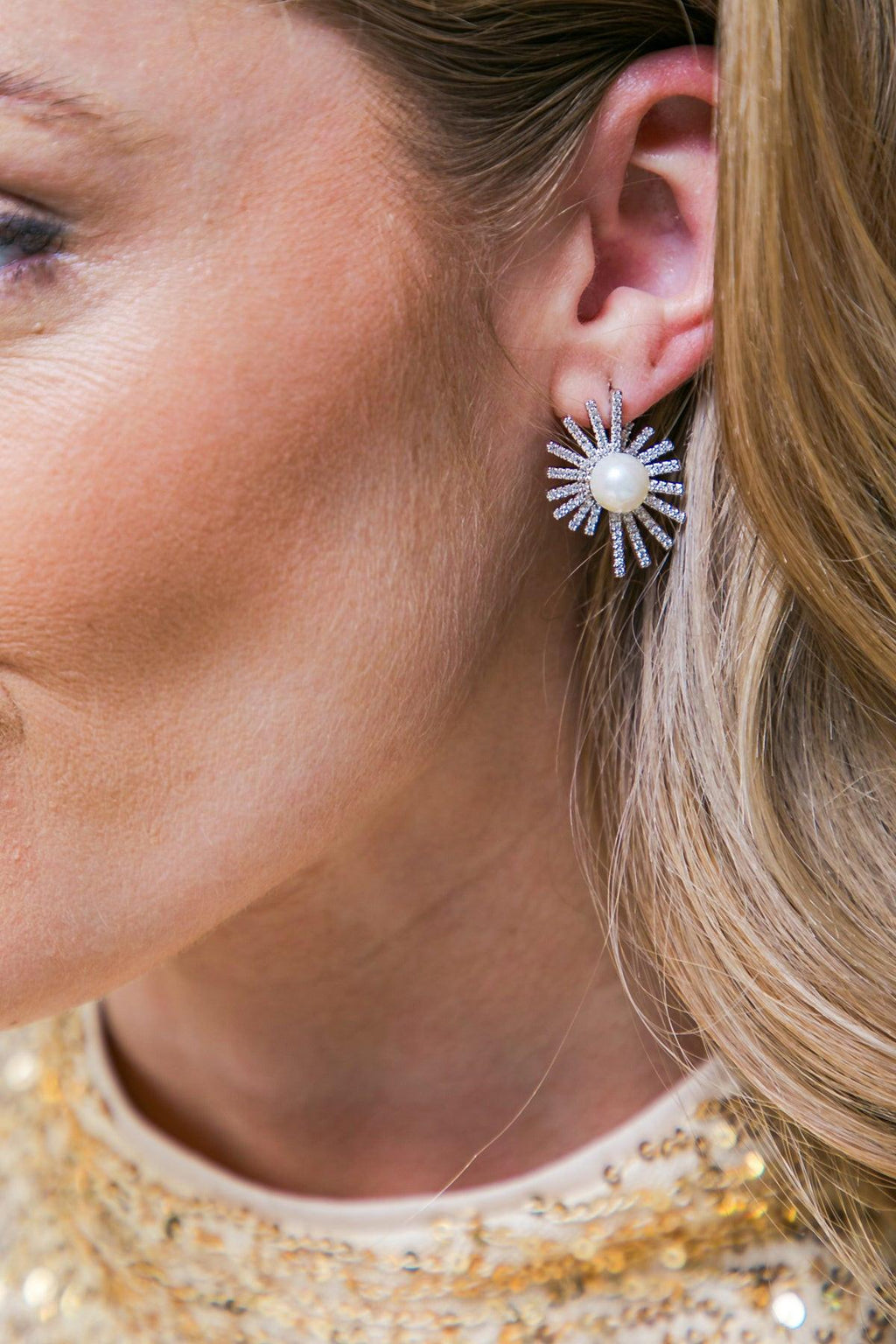 COUTURE PEARL FLOWER EARRINGS Flying Tomato
