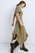 RIGHT ON CUE KNIT MIDI DRESS Flying Tomato