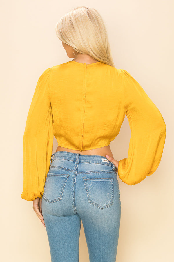 Long sleeve crop top with an open front design Bella Moda Latina
