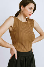 SET THE PACE KNIT TOP Flying Tomato