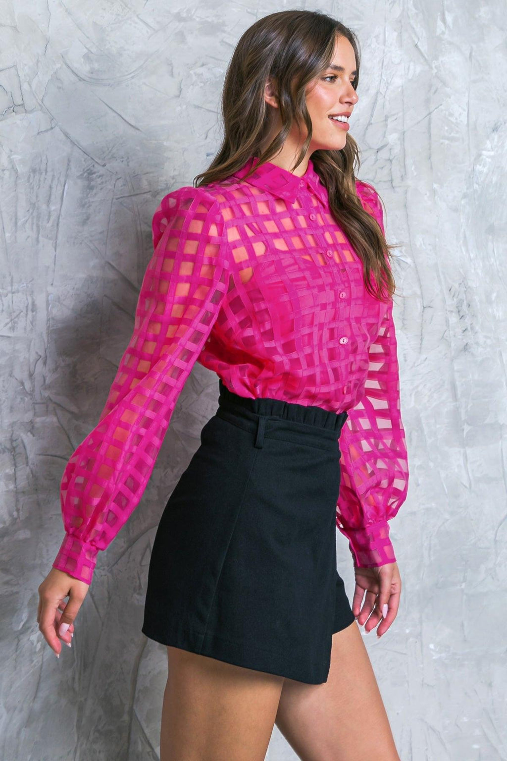 FLUTTERING ON WOVEN TOP Flying Tomato