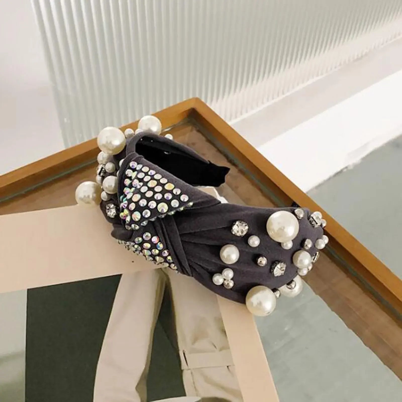 Mixed Pearl Baroque Center Knot Hairband