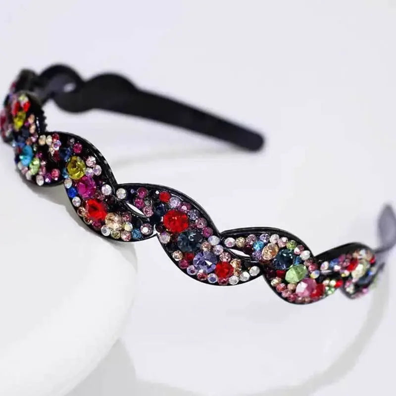 Elegant Pearl Headband With Teeth