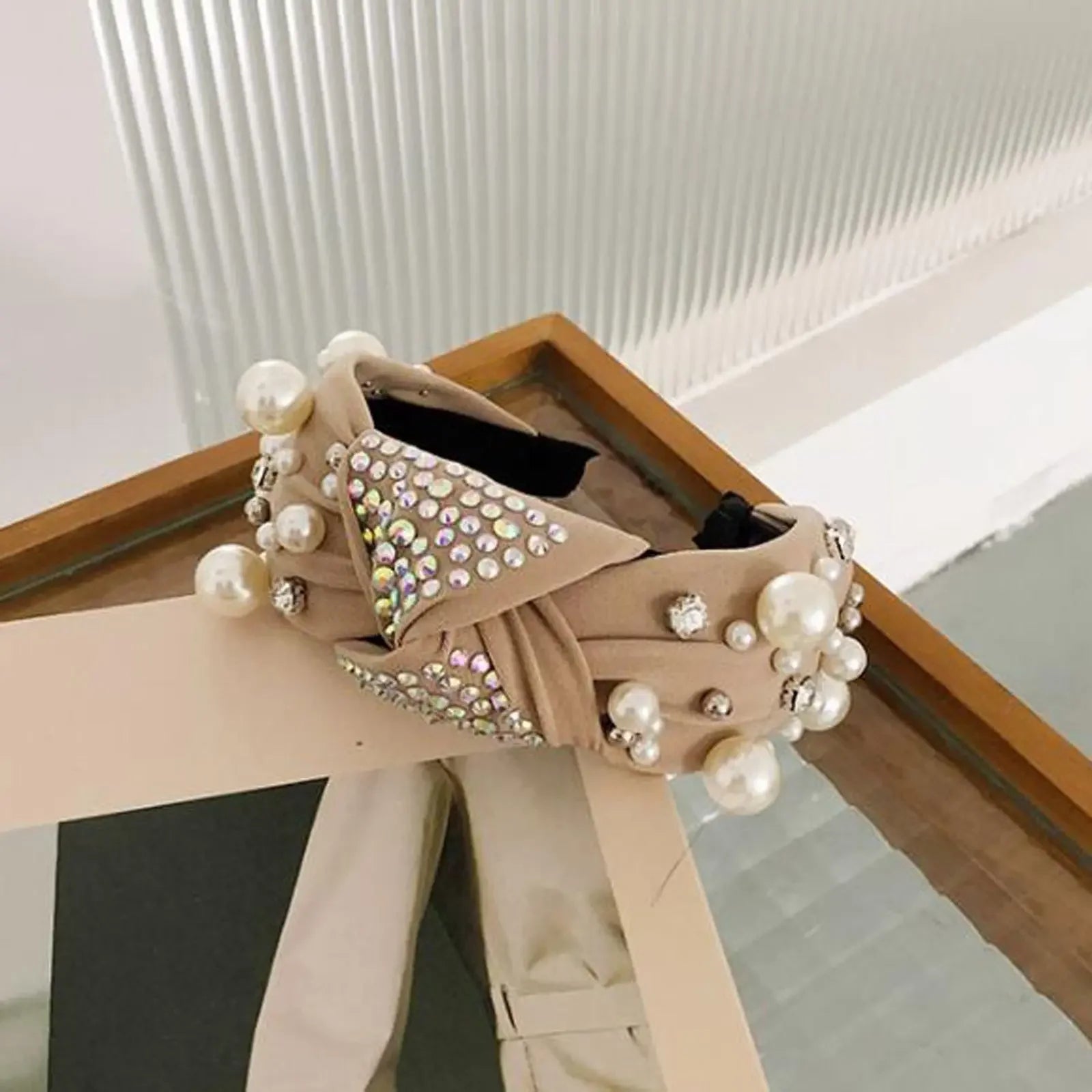 Mixed Pearl Baroque Center Knot Hairband