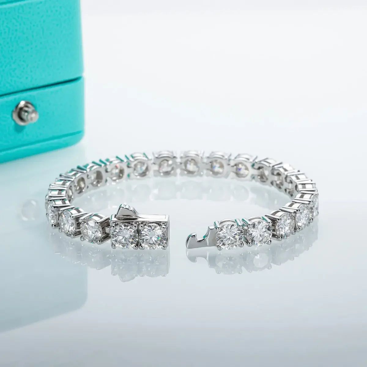 Luxurious 6.5mm 24-29cttw D Color Moissanite Diamond Tennis Bracelet 925 Sterling Silver