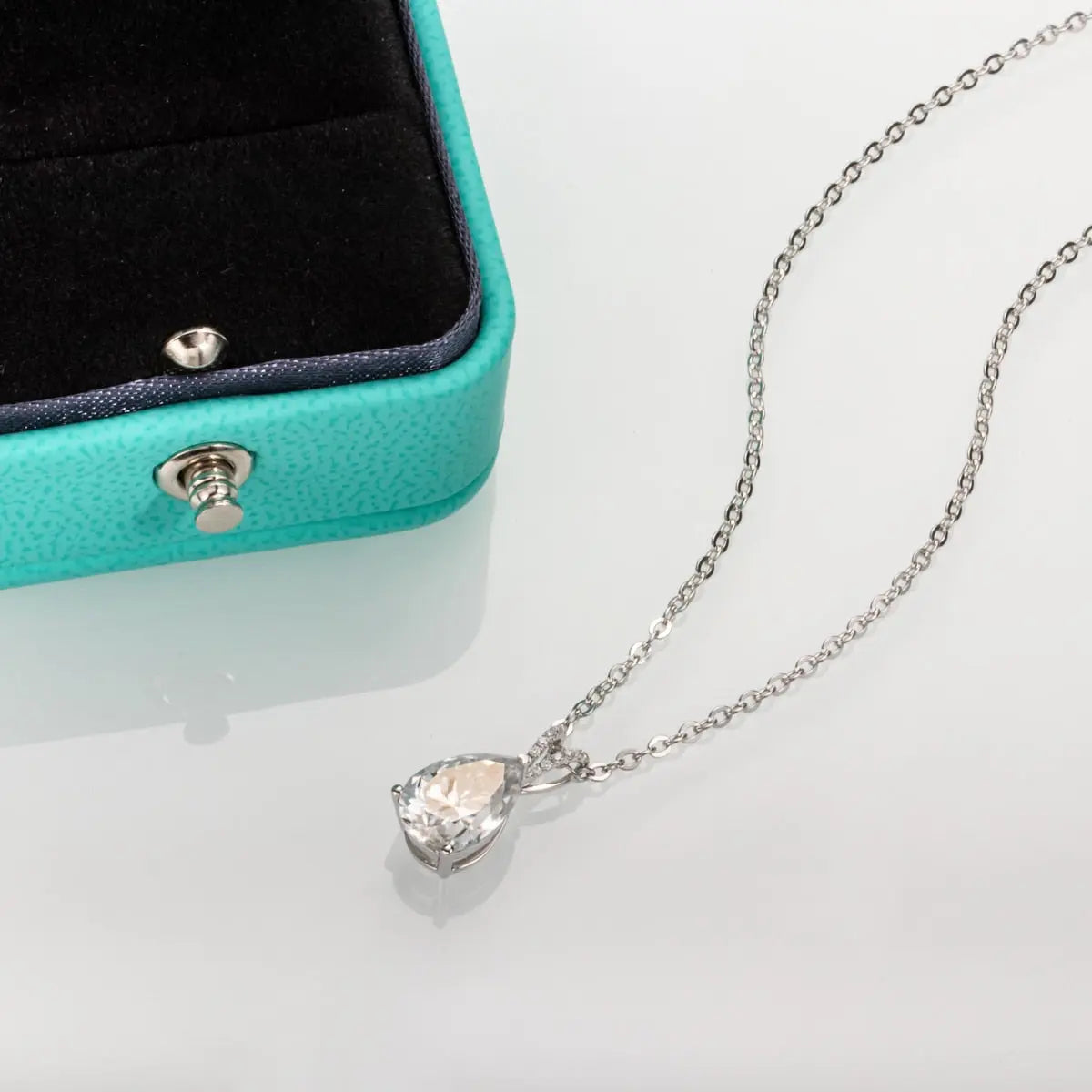 Pear Shape 2ct D Color Pear Cut Teardrop Moissanite Diamond Pendant 925 Sterling Silver Necklace